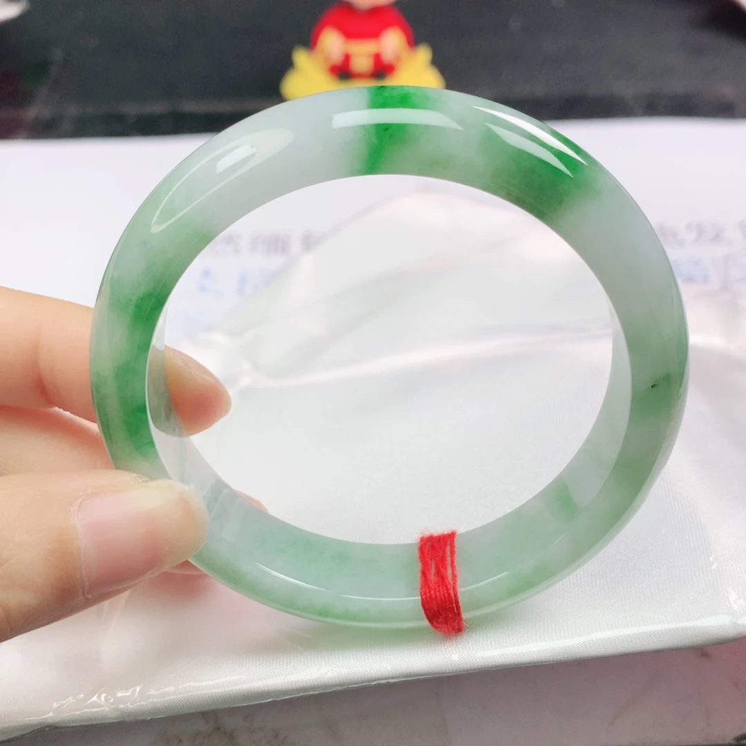 翡翠未镶嵌手镯正