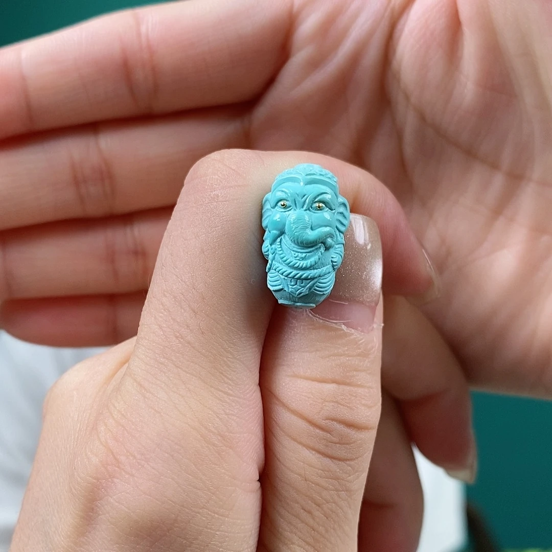 伊***然未镶嵌绿松石珠宝奇石