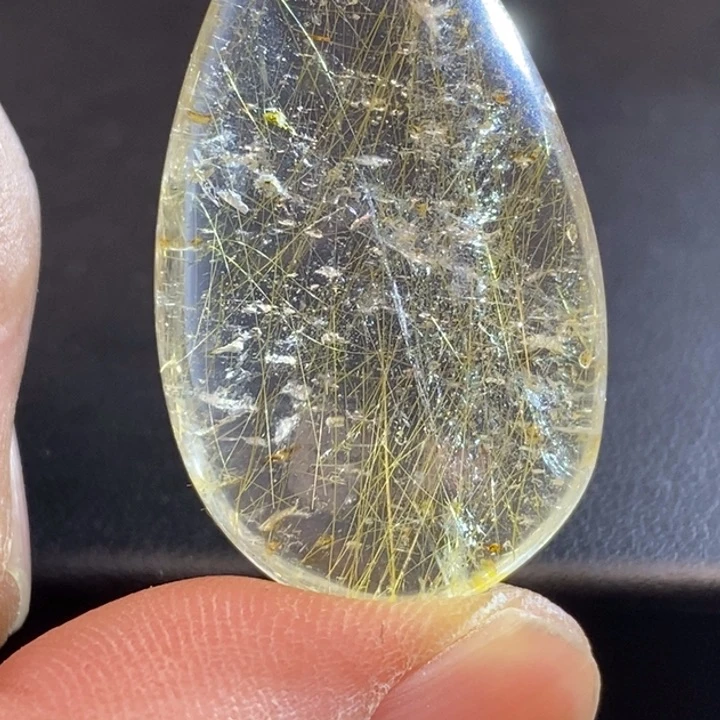 水晶颈饰未镶嵌笑****?