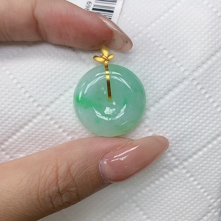 颈饰18K金镶嵌翡翠