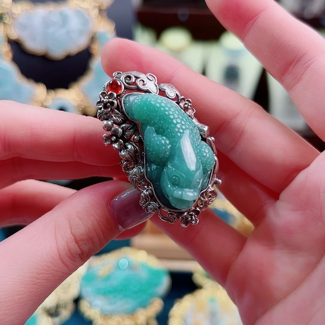 翡翠未镶嵌挂件戒指