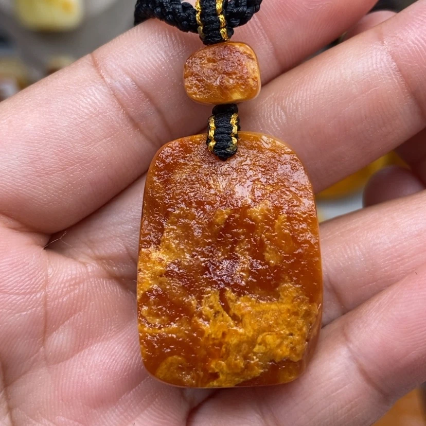 【闪购商品】琥珀颈饰未镶嵌