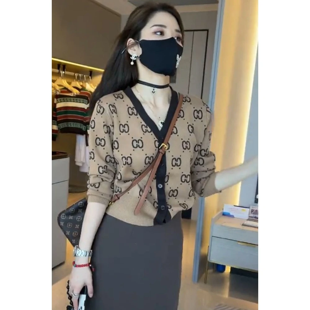 洋气小香风女士毛衣外套2025年新款V领针织开衫外穿短款长袖上衣