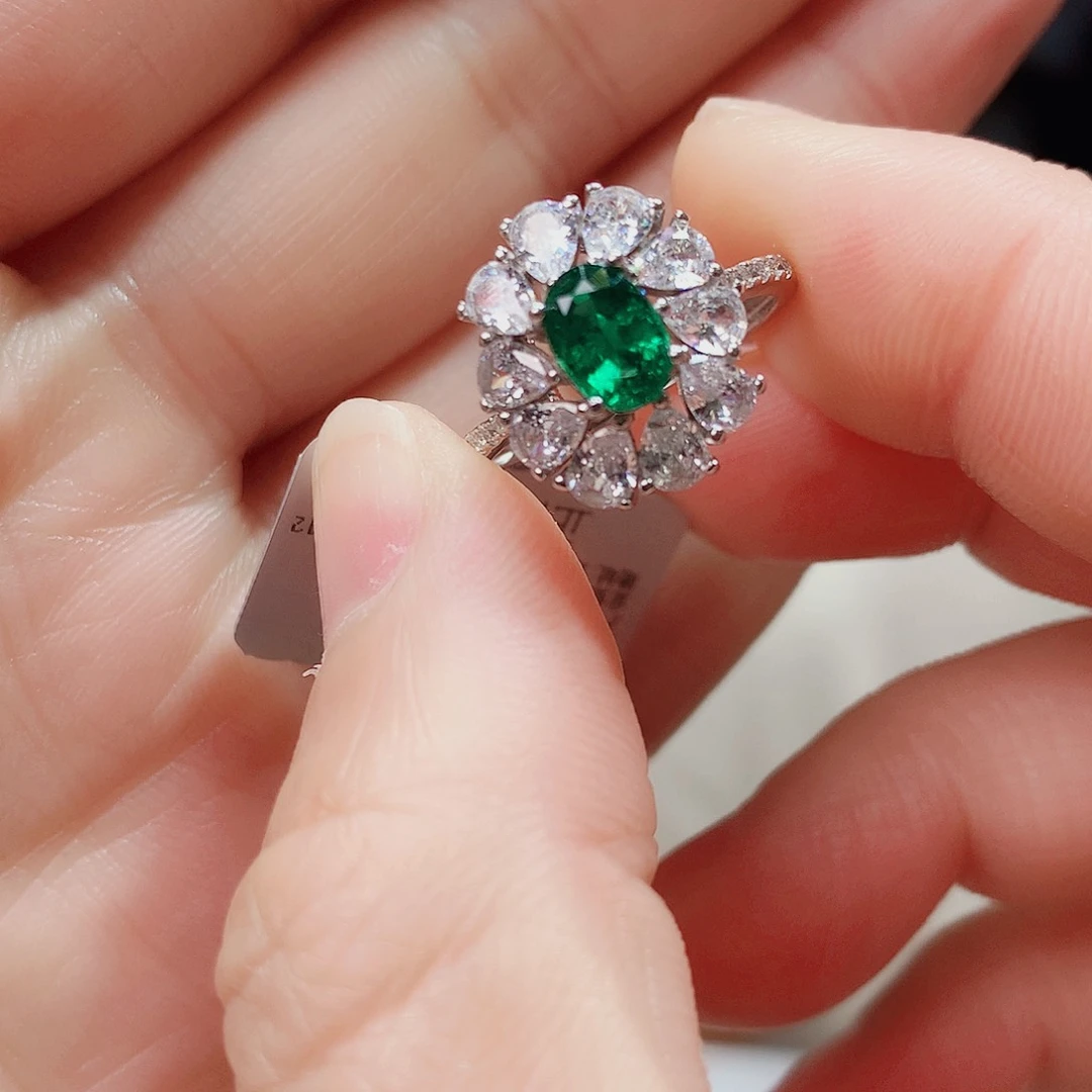 银S925镶嵌戒指祖母绿