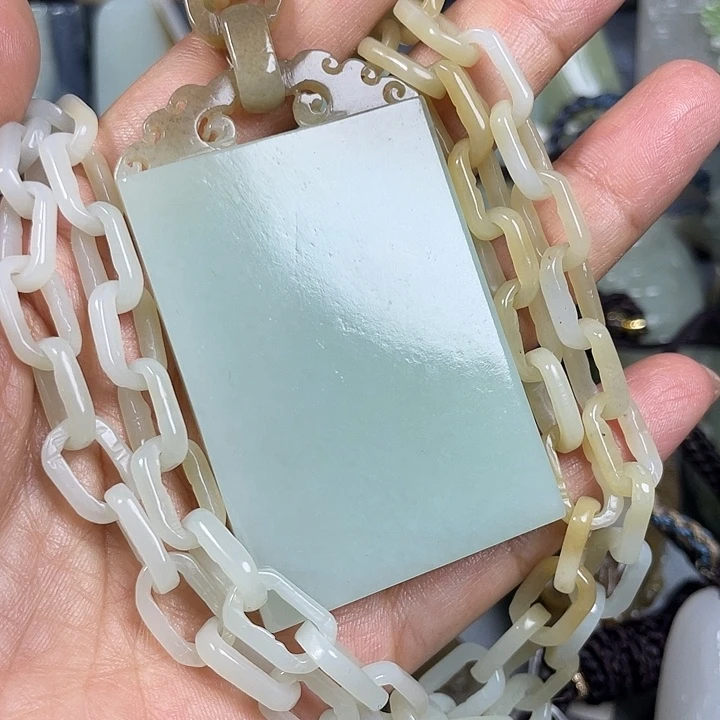 和田玉未镶嵌颈饰