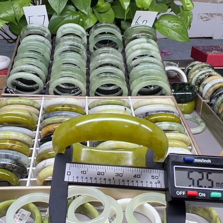 蛇纹石玉未镶嵌手镯31