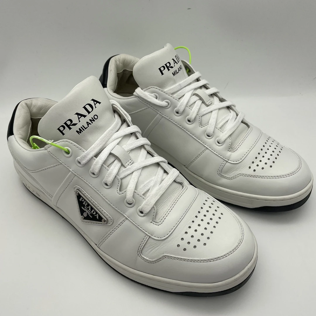 95新 Prada/普拉达 39欧码/白色时尚皮革面倒三角休闲板鞋