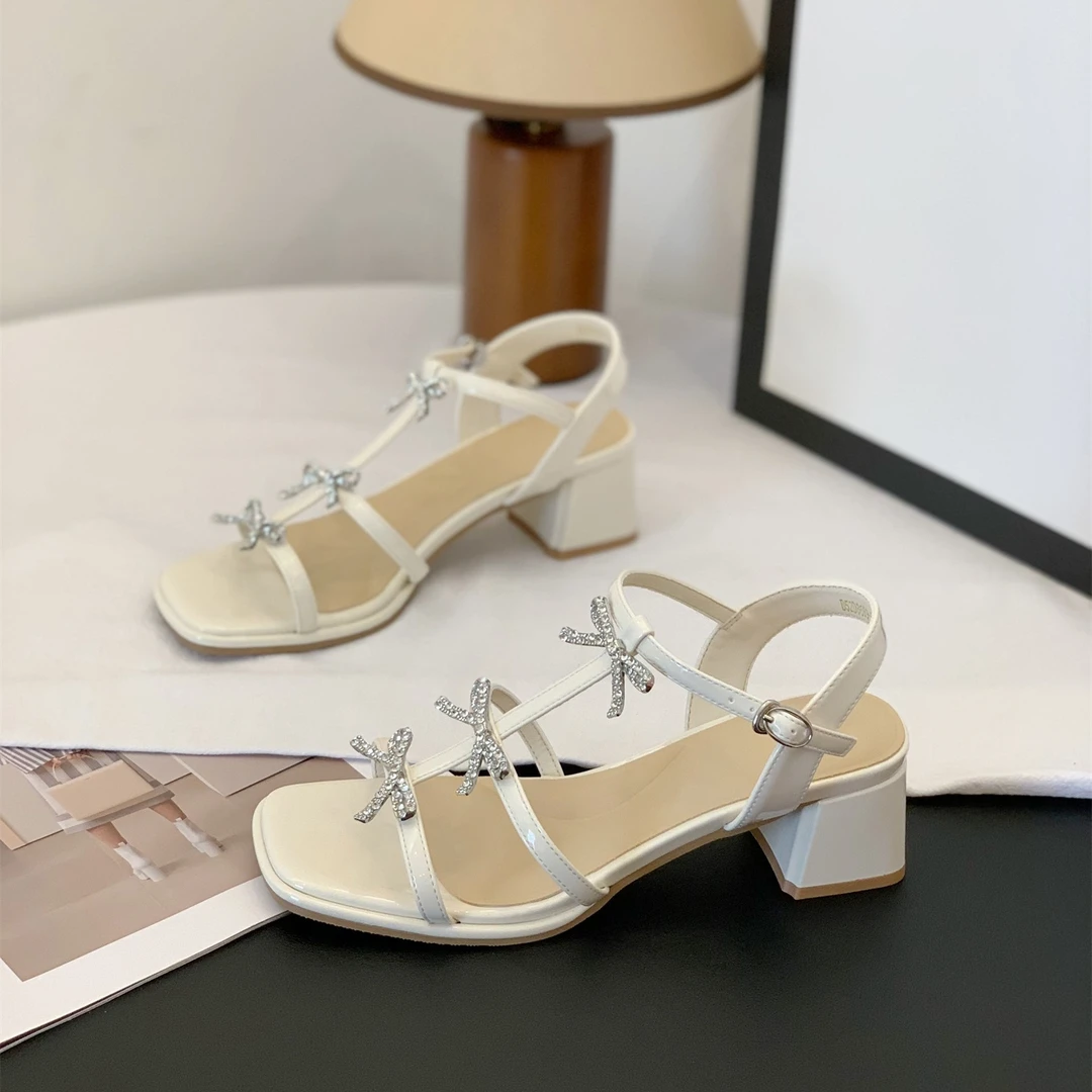 法式透明罗马凉拖鞋女2025夏季新款水钻蝴蝶结洋气粗跟外穿高跟鞋