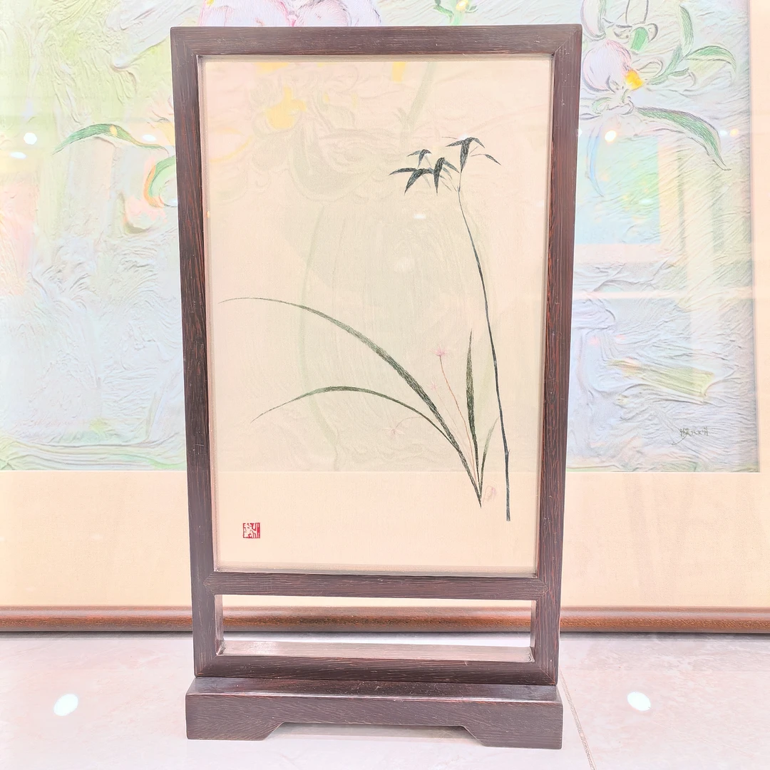 双面绣精品《竹影兰笺》尺寸：高40cm，宽22cm