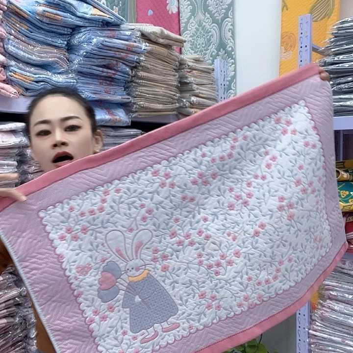 棉粉色小花兔纯棉