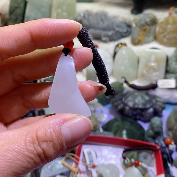 和田玉边角料未镶嵌