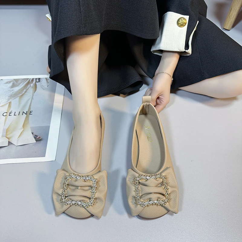 脚胖脚宽单鞋女春季加肥大码女鞋414243软底不累脚大脚骨豆豆鞋