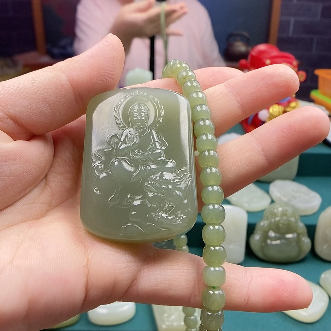 大***美和田玉未镶嵌颈饰