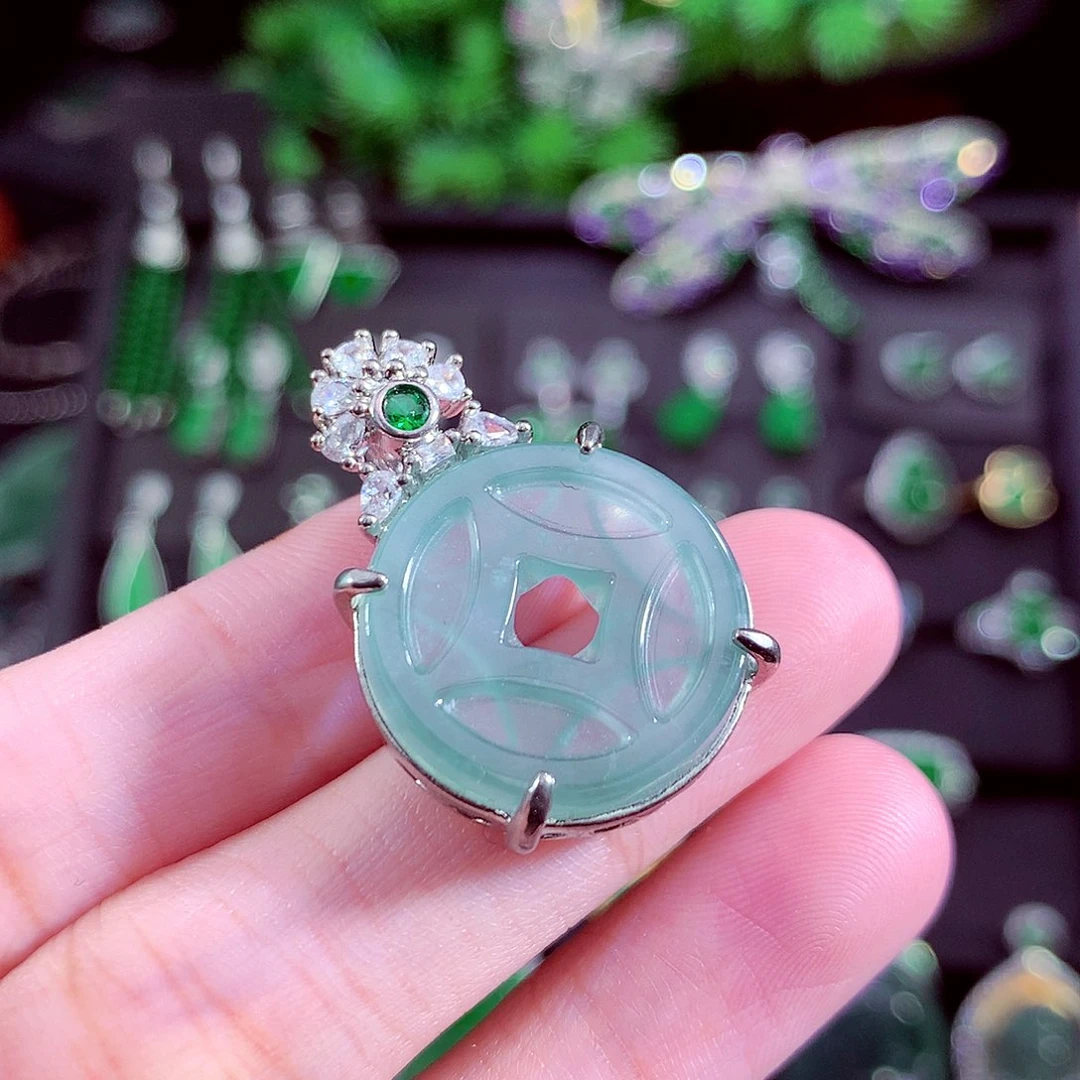 颈饰未镶嵌翡翠天然