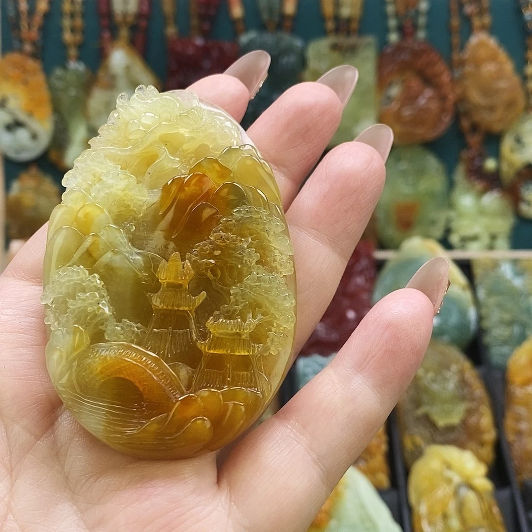 专***工蛇纹石玉未镶嵌颈饰龙山水牌送链