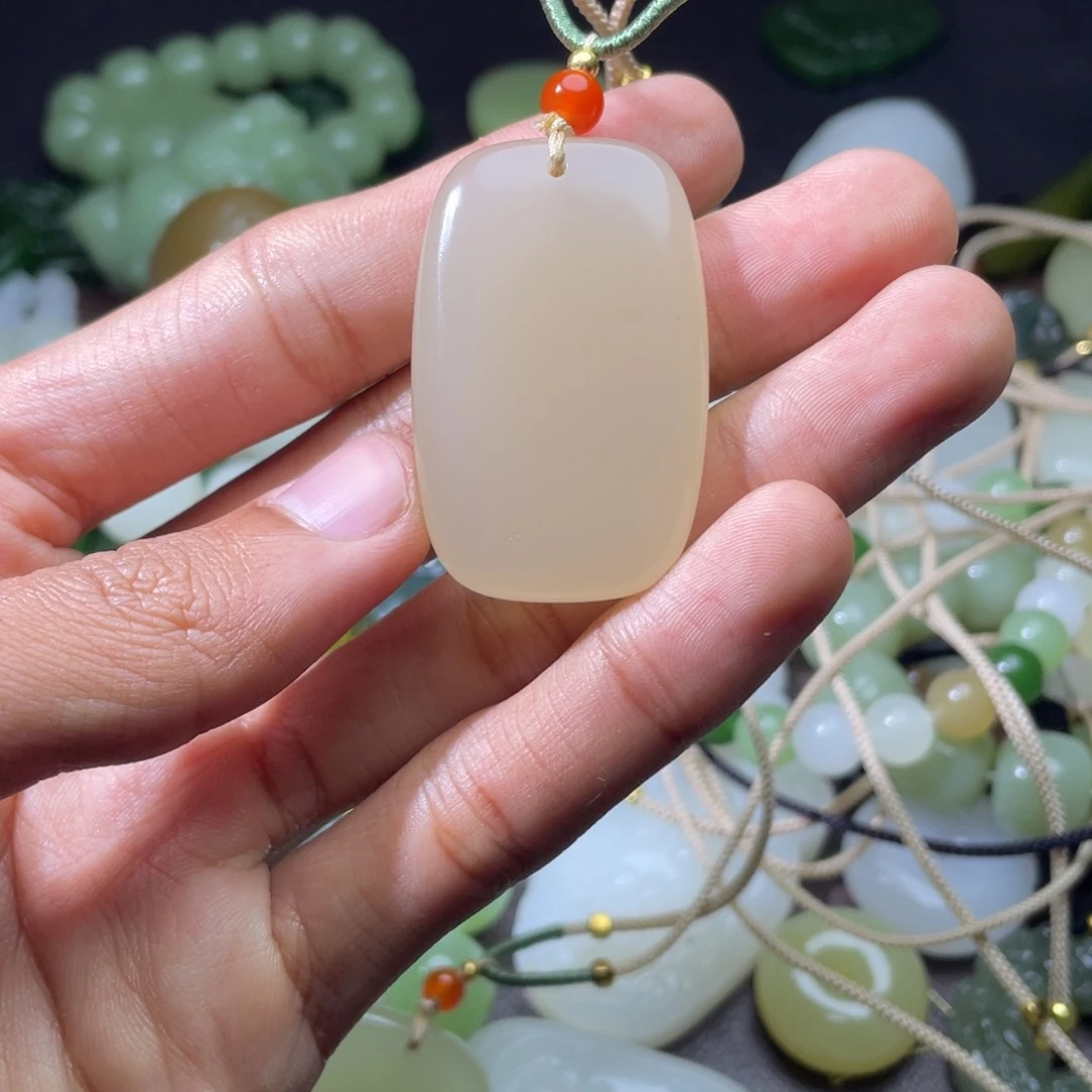 颈饰未镶嵌和田玉