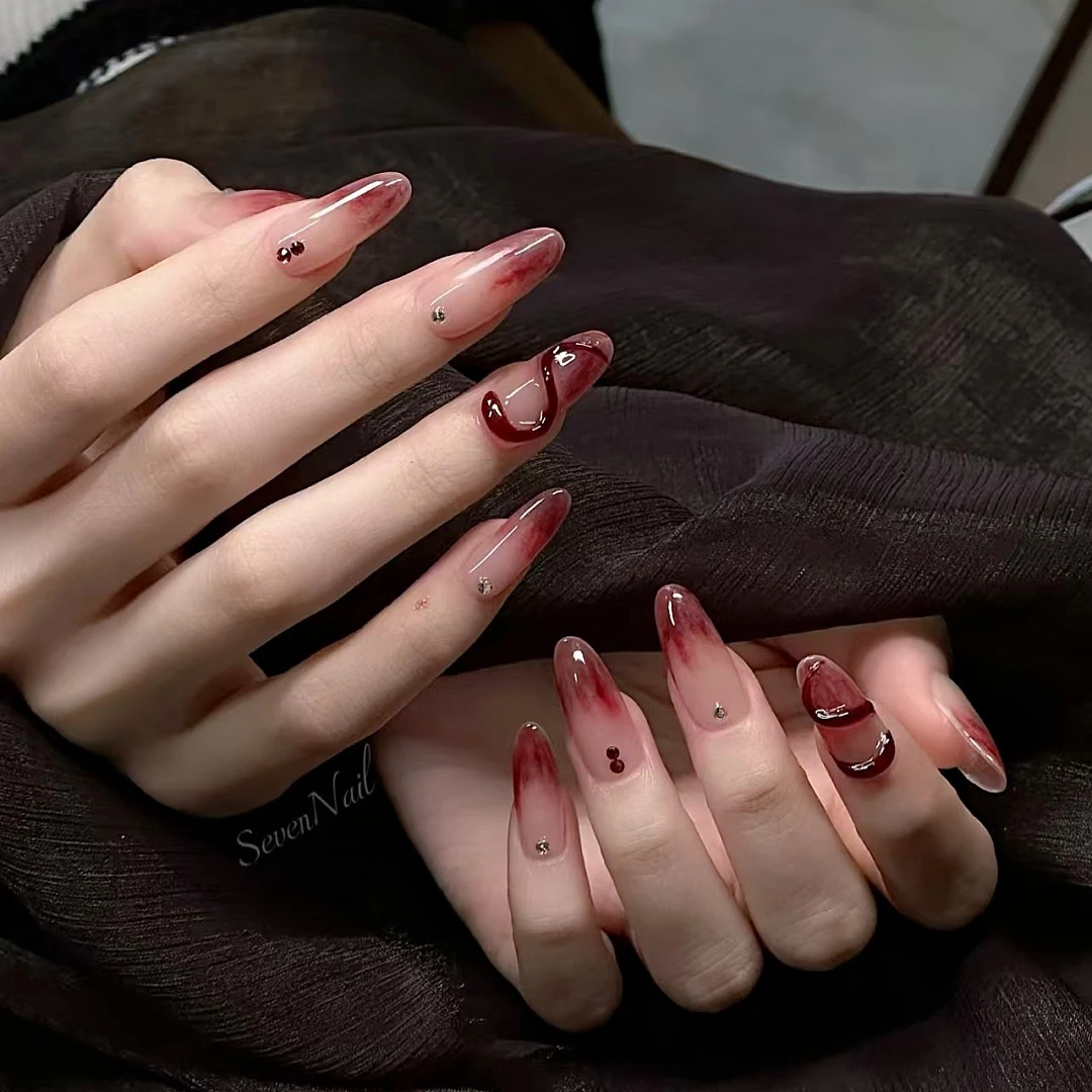 自选链接，需要自选下这个穿戴式美甲手工新年款大红色醒狮蝴蝶结