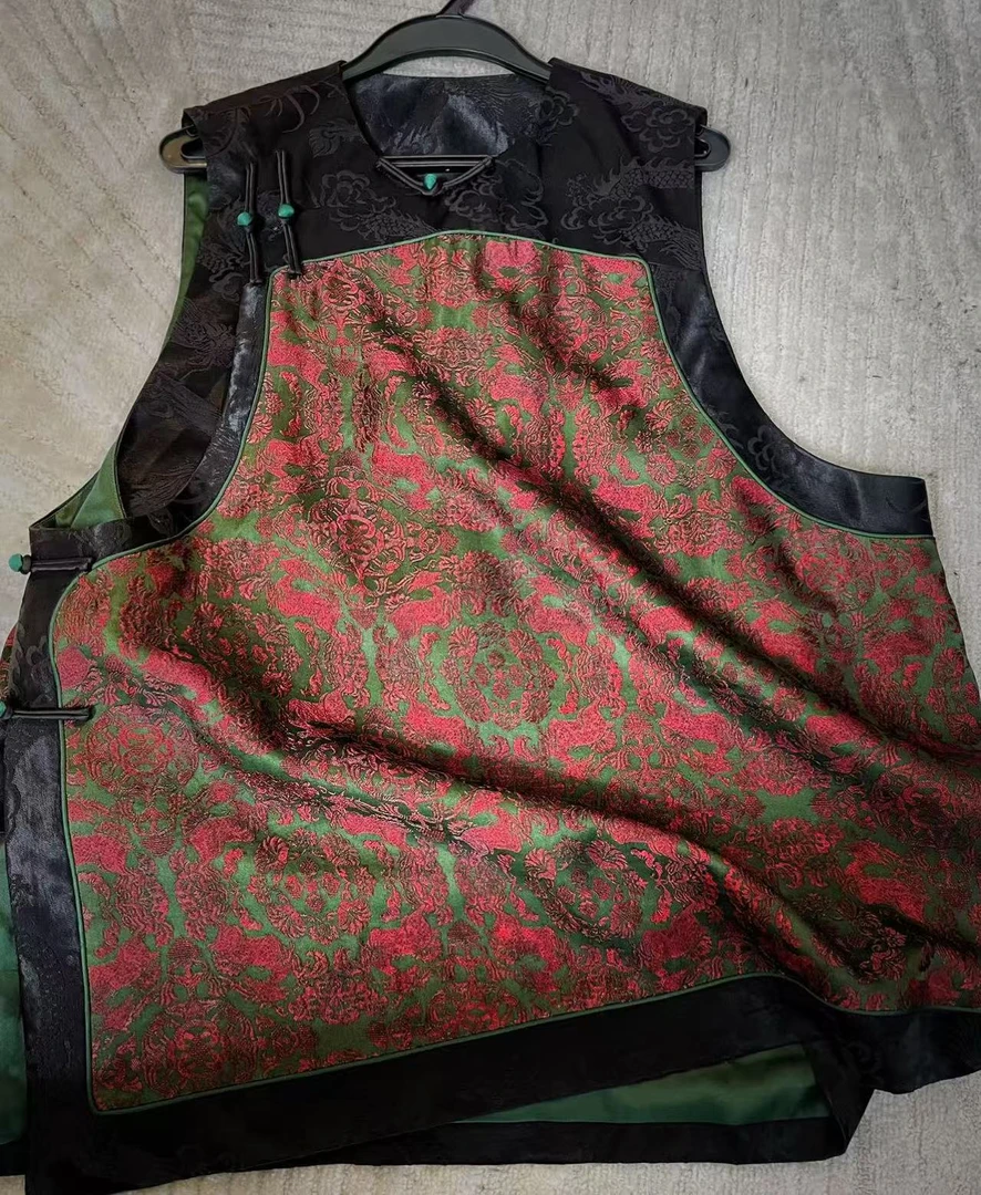 谢美丽-精选宽松绿底印花气质马甲