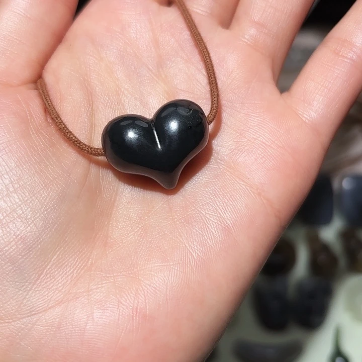 和田玉未镶嵌颈饰买断不退不换