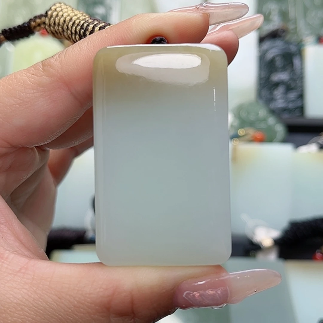 【闪购商品】颈饰未镶嵌和田玉