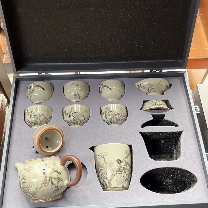 孤品茶具套装等。