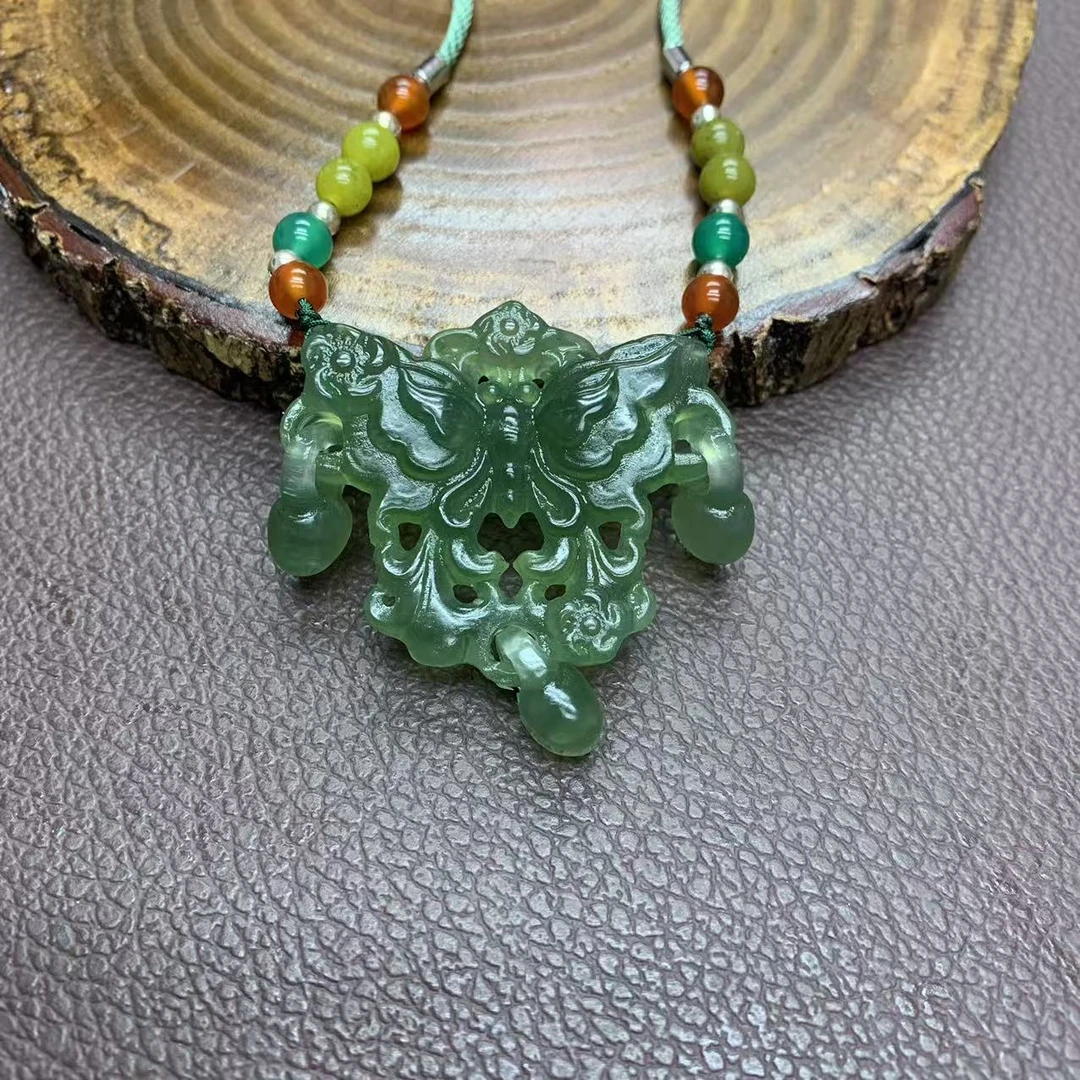 高品质冰绿蝴蝶吊坠-时尚-百搭-拍一发一多样性发货