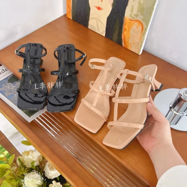 软皮版~法式加宽裸色气质女方头时尚一字带凉鞋高级感细带细跟鞋