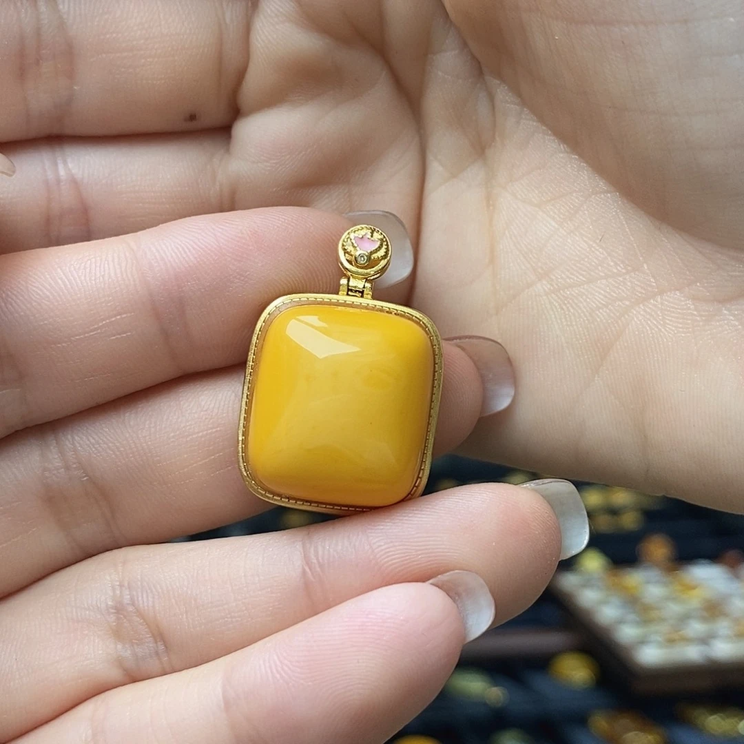 琥珀未镶嵌裸石成品