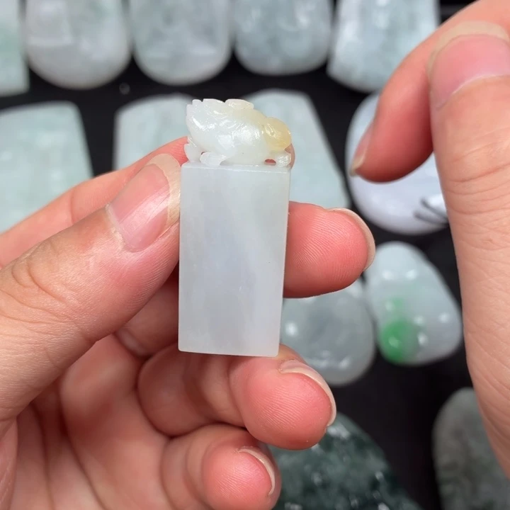 定制翡翠未镶嵌印章