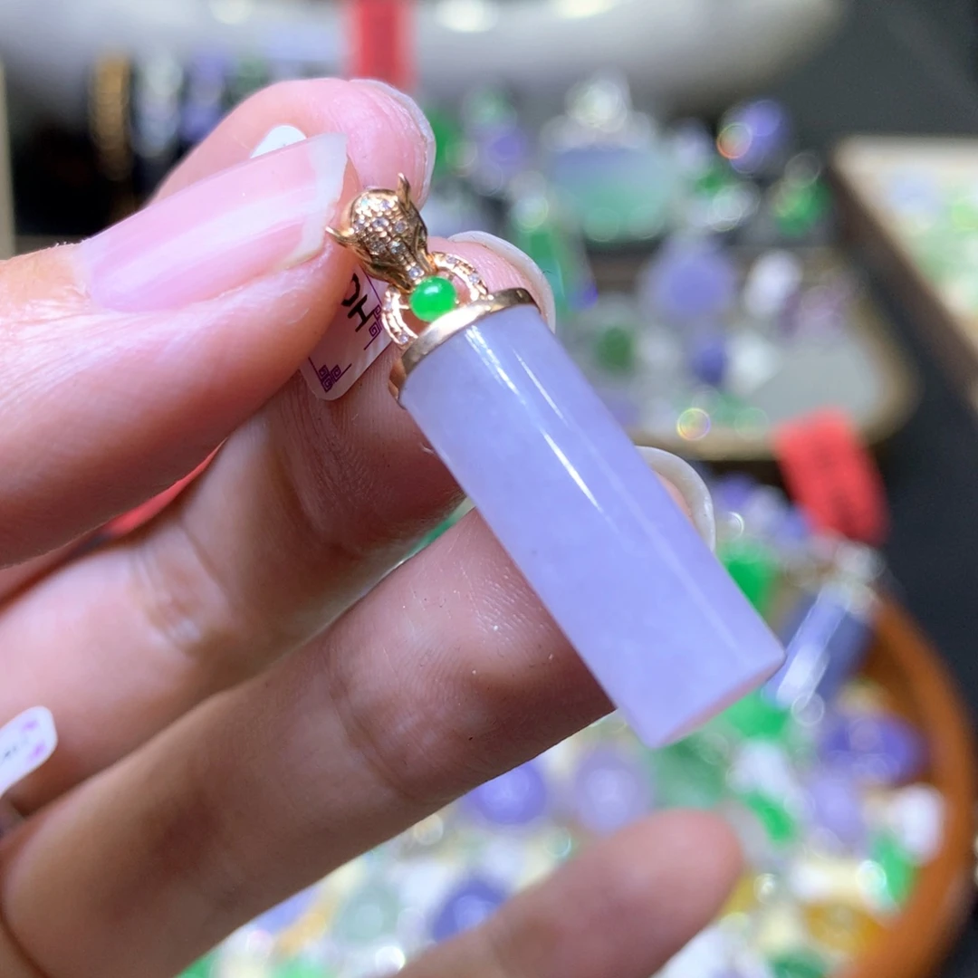 【闪购商品】翡翠颈饰18K金镶嵌翡翠吊坠项链