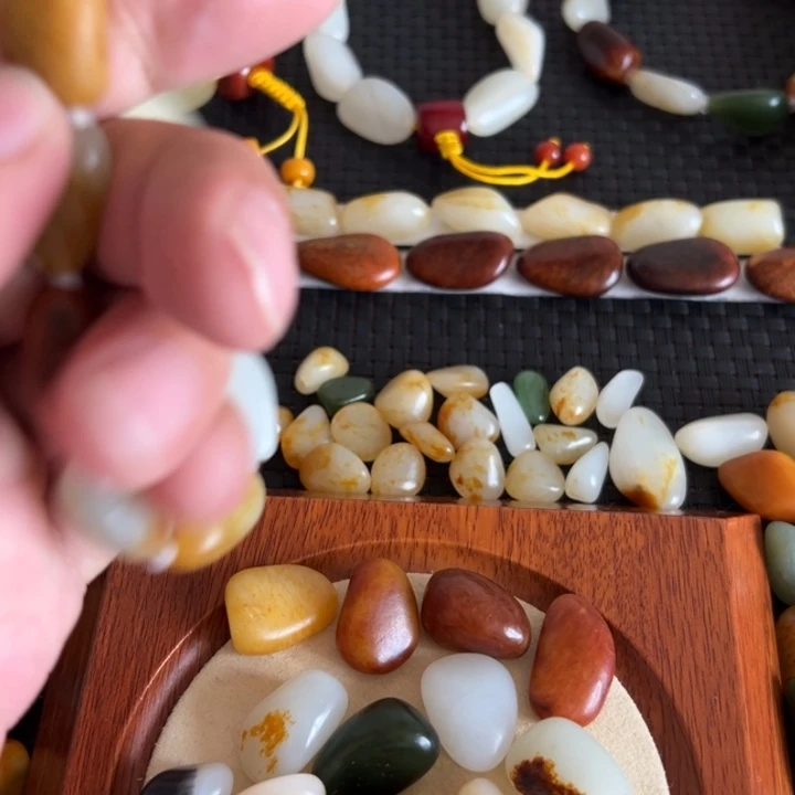 和田玉未镶嵌手链