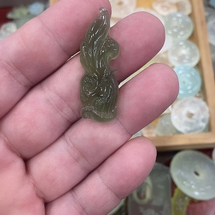 合金蛇纹石玉颈饰