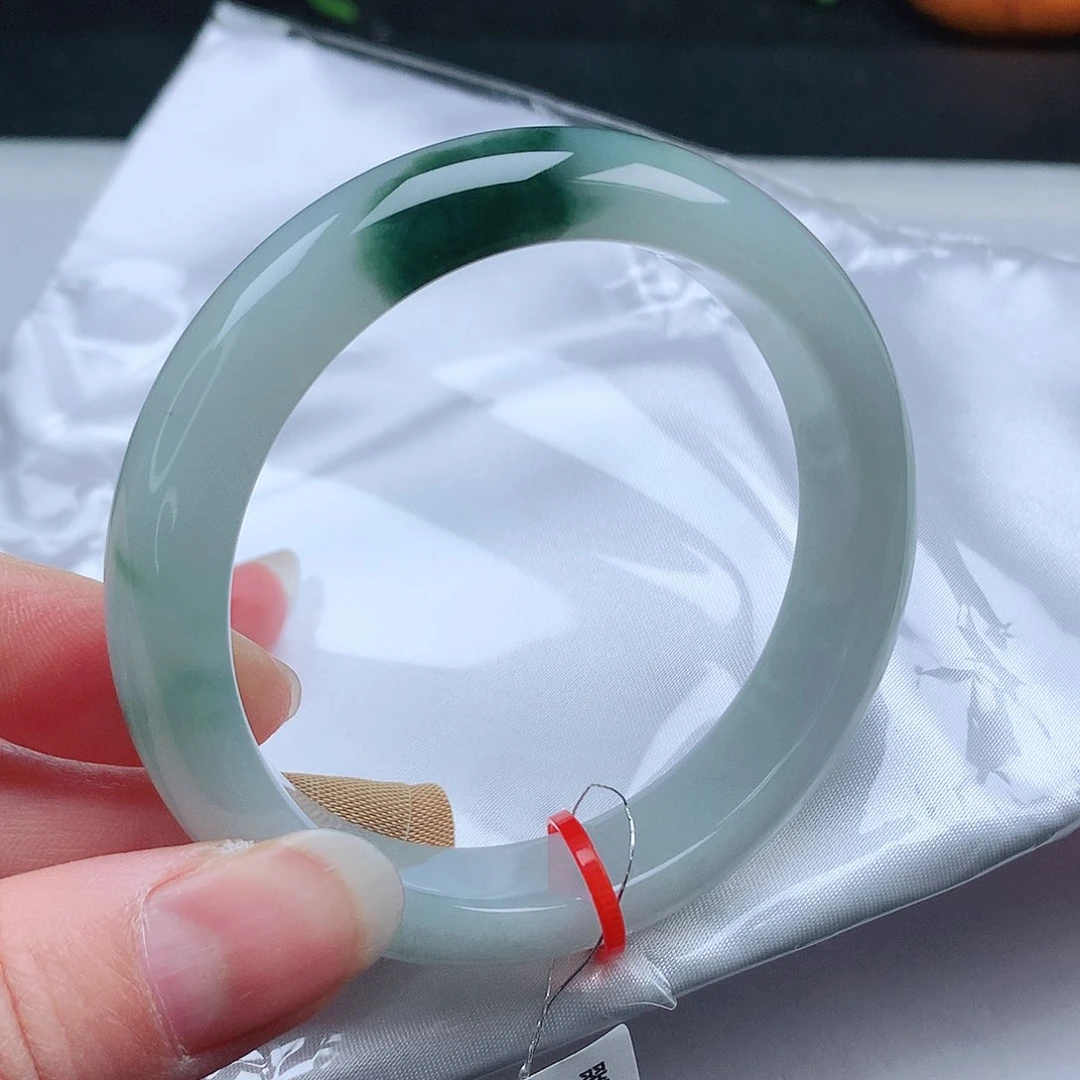翡翠手镯未镶嵌57圈