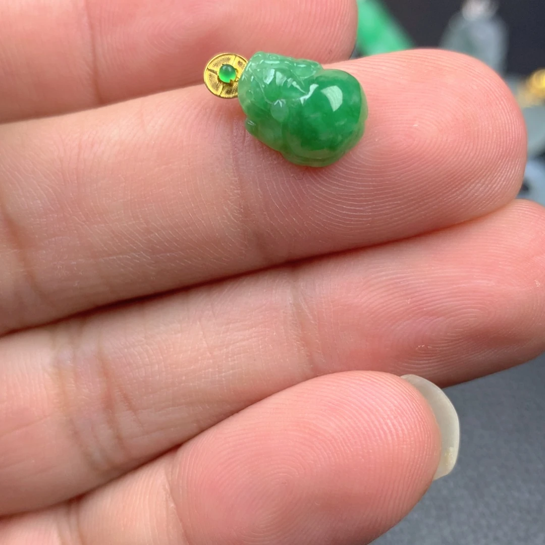 【闪购商品】翡翠18K金镶嵌颈饰A****a翡翠