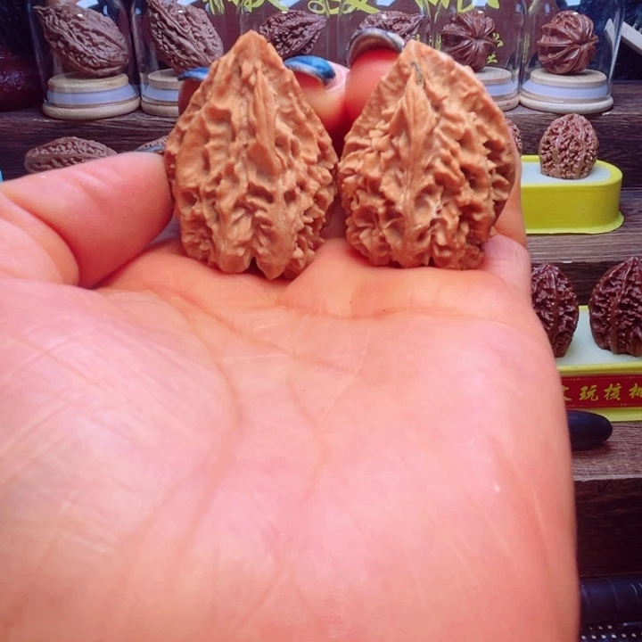 文玩核桃把件8号车