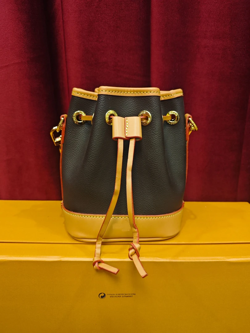 ins风经典水桶潮流时尚包包13*16*10cm