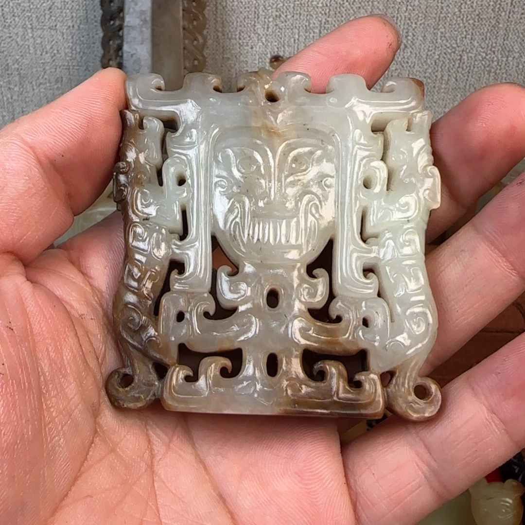 遇***人非常精美的脖挂件