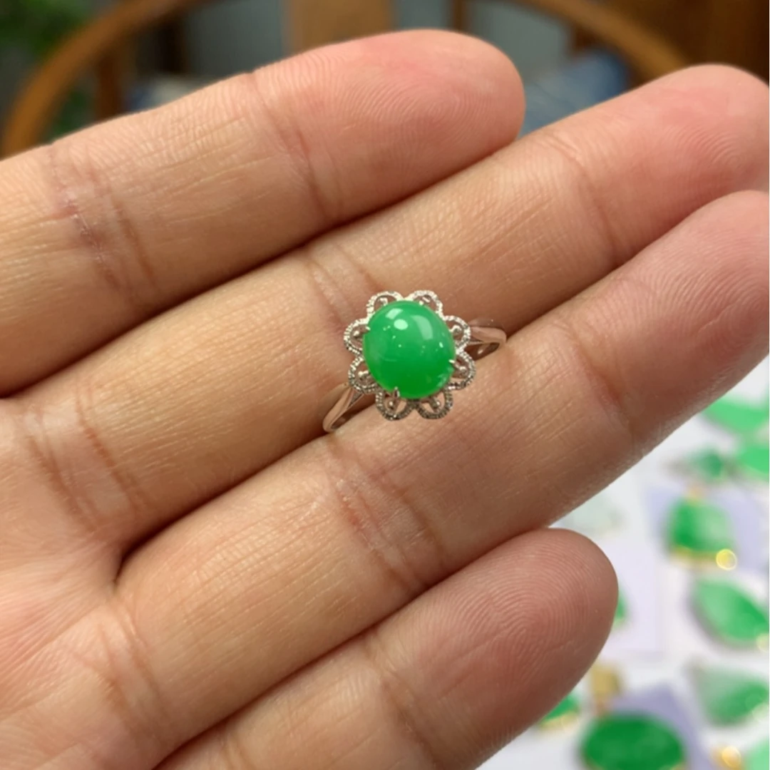 【闪购商品】翡翠戒指18K金镶嵌逆**光翡翠