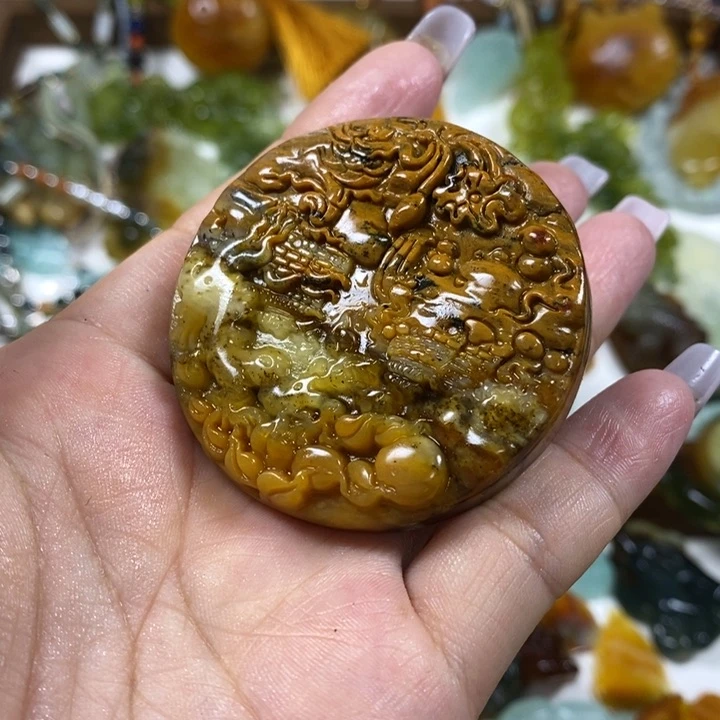 蛇纹石玉未镶嵌吊坠