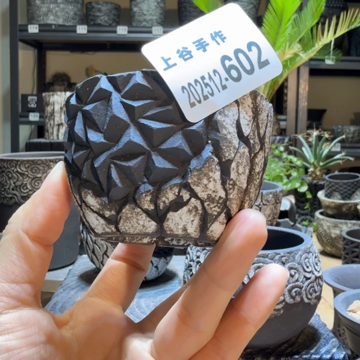 黑陶内口7高5拇指盆