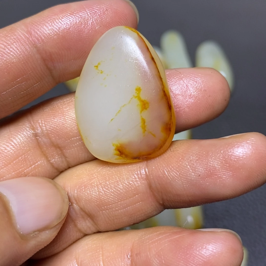 未镶嵌和田玉（糖玉）挂件