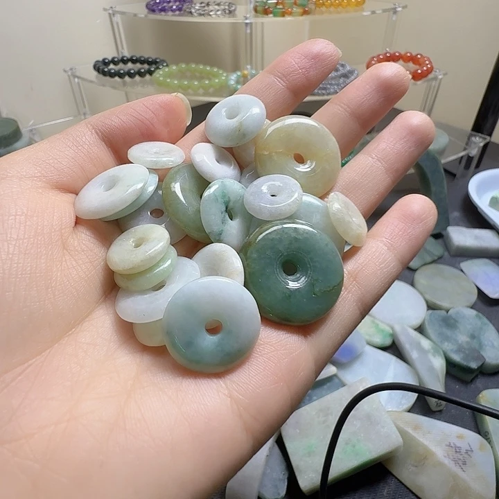 翡翠裸石随机翡翠9.9一个