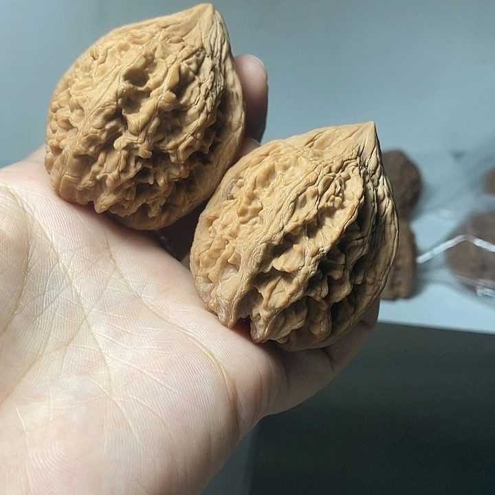 文玩核桃吊坠大咕石