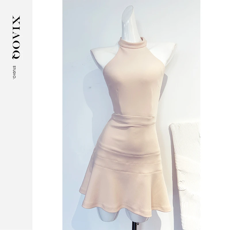 【小Q家】42125简约立裁挂脖收腰连衣裙