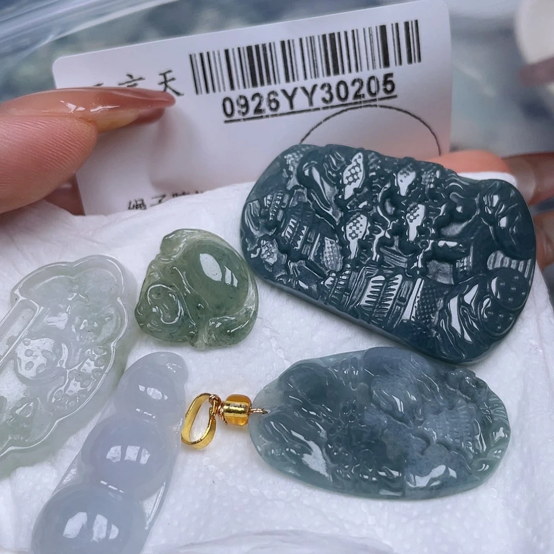 吊坠(不含链)未镶嵌翡翠