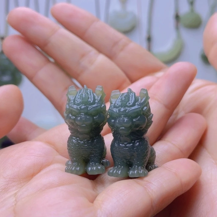 和田玉颈饰18K金镶嵌无**虑