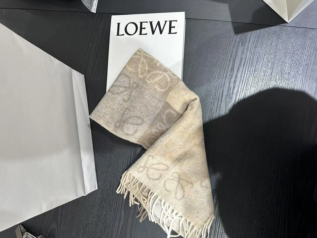 99新 LOEWE/罗意威 罗意威，围巾 编码
