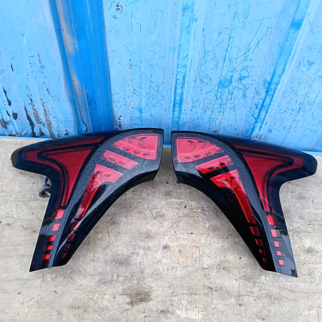 适用于哪吒v后尾灯刹车灯倒车灯防追尾灯