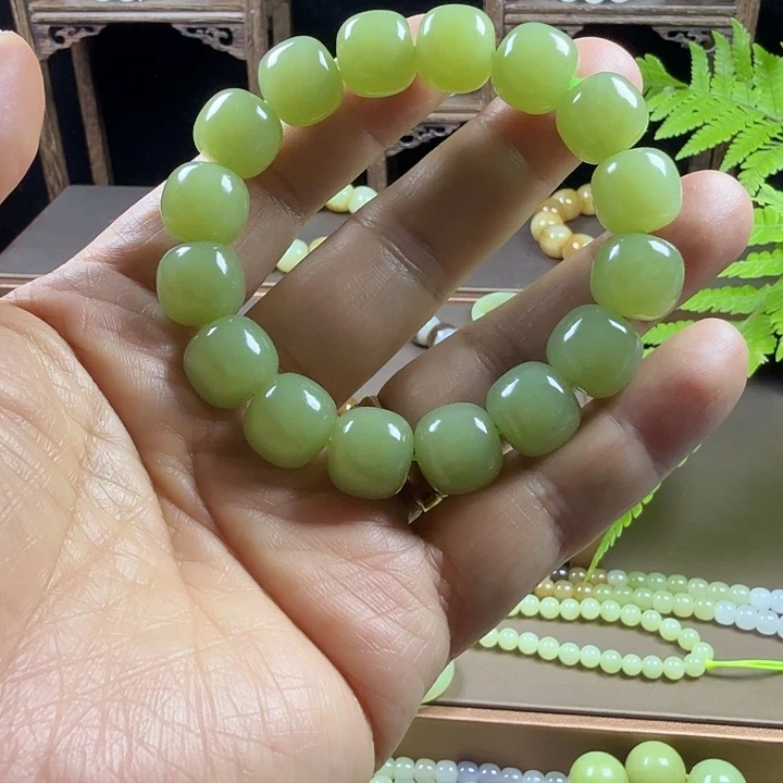 和***尘和田玉（糖玉）未镶嵌手链