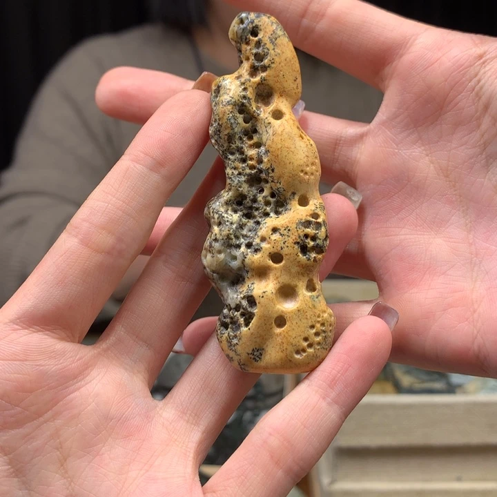 岫岩河磨玉（透闪石质玉）颈饰未镶嵌